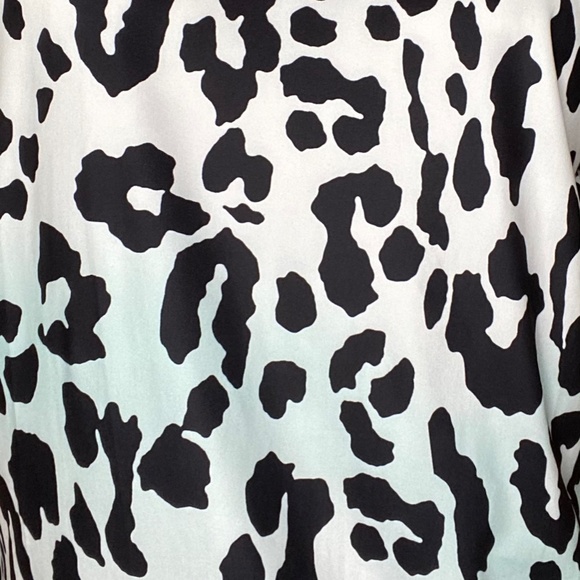 5X Plus size Leopard print shirt - Picture 3 of 4